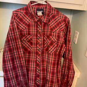 Wrangler Long Sleeve Button snap shirt size L
